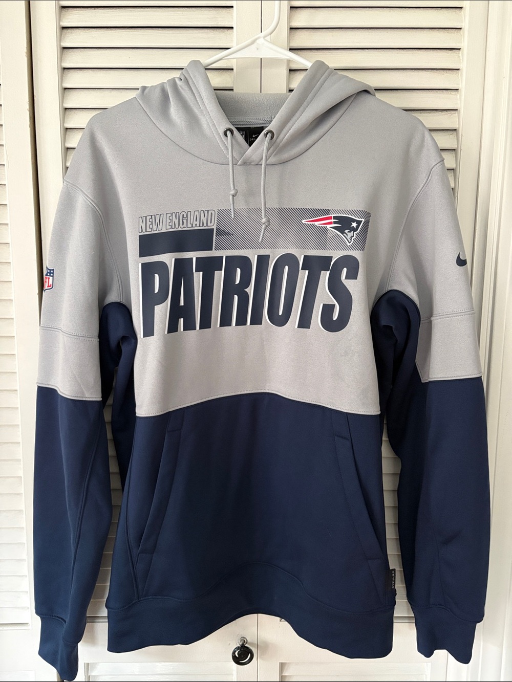 Nike New England Patriots Gray & Navy Pullover Hoodie